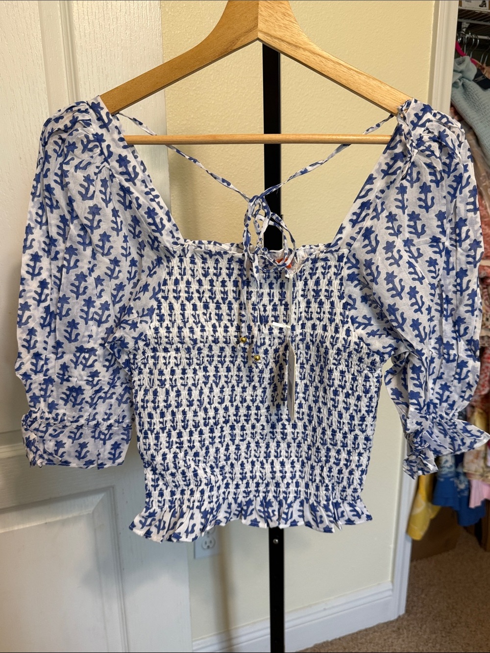 Oliphant 💗Blue and White Smocked Puff Sleeve Top
🌻LAST ONE 🌻